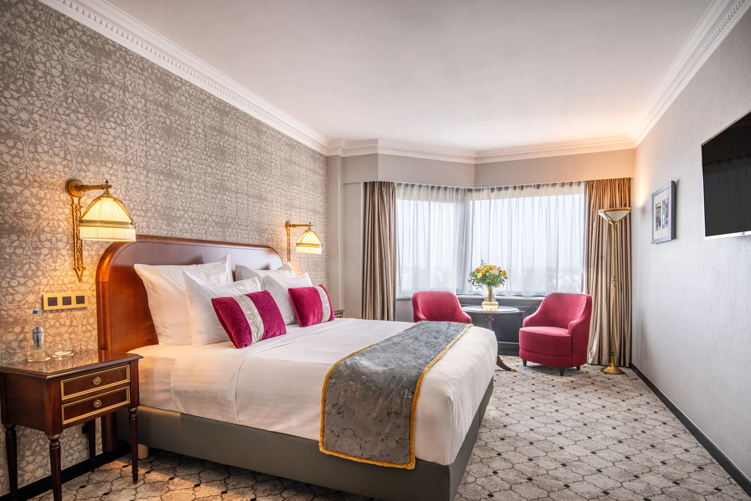 HOTEL BARSEY BY WARWICK