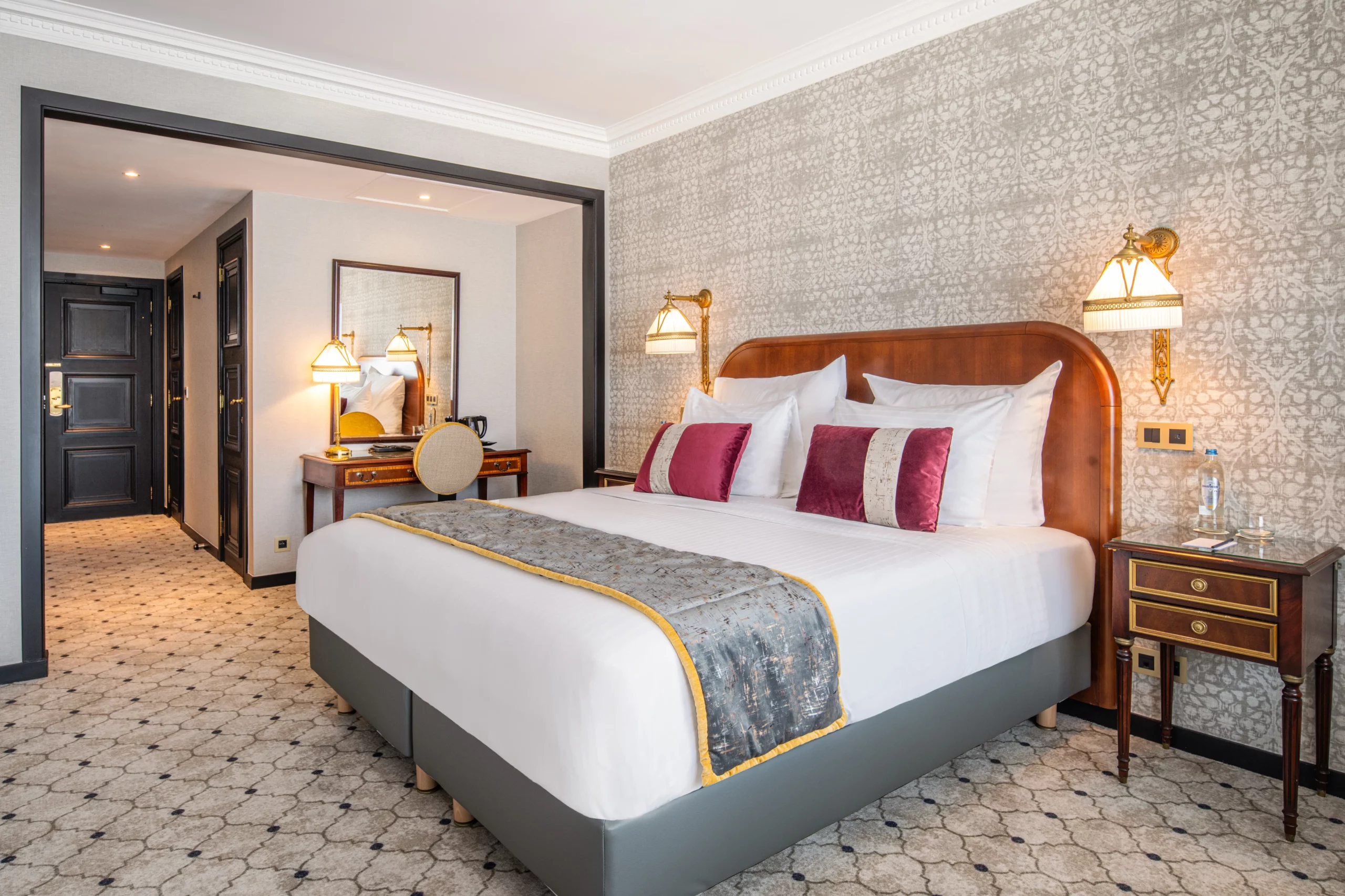 HOTEL BARSEY BY WARWICK