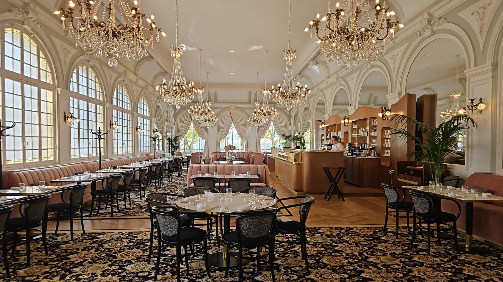 HOTEL DES LUMIERES