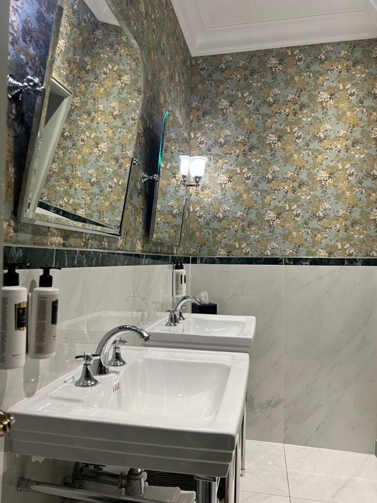 HOTEL WESTMINSTER - Photo 3