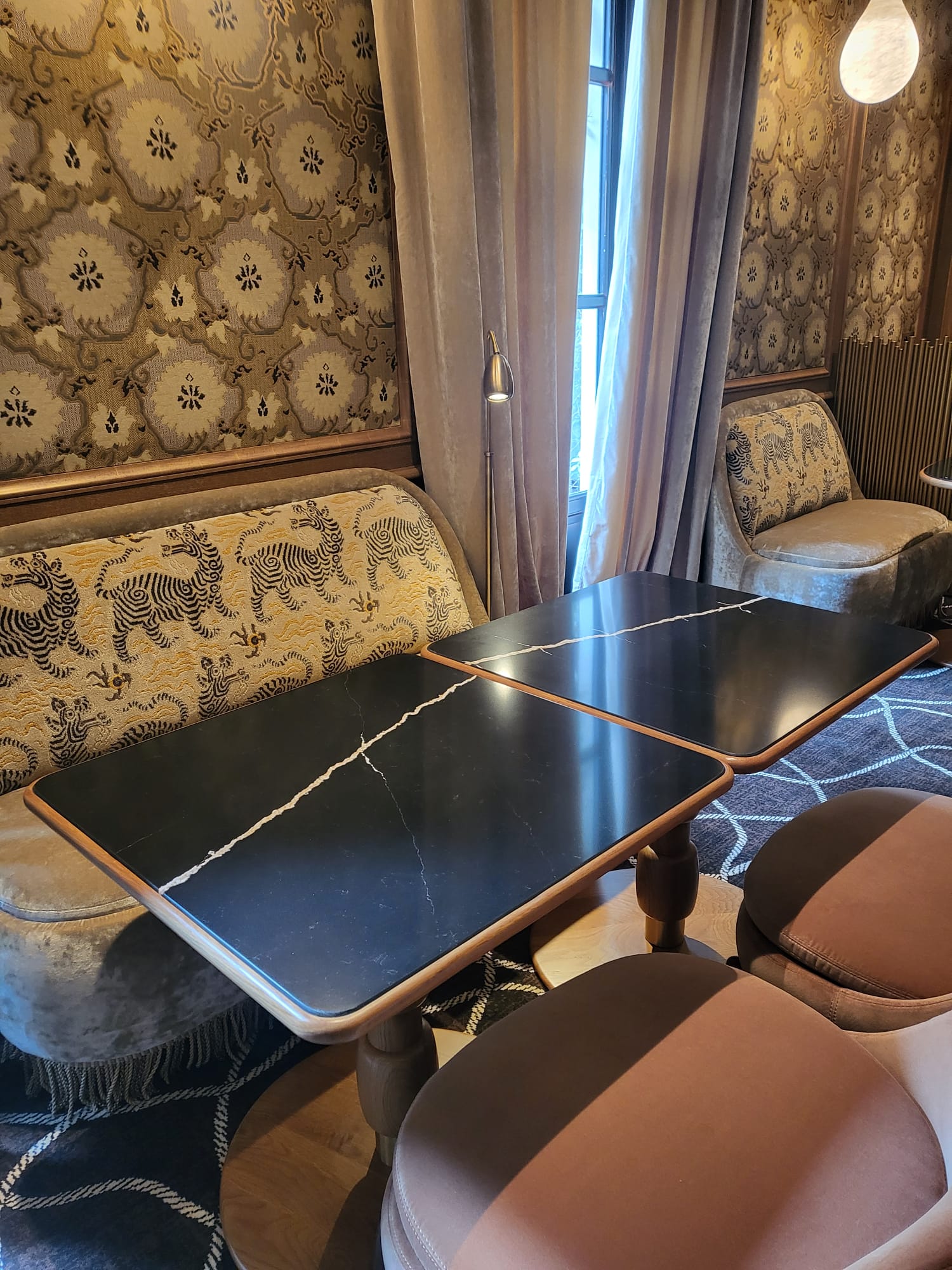 HOTEL PAVILLON DE LA REINE